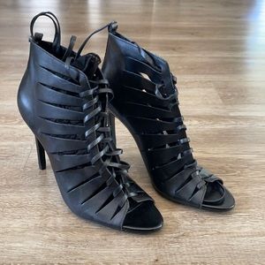 Zara laced up heels in black. Size 41